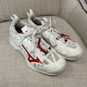 Mizuno Men's 7.5 or Women’s 9.5 White and Red Athletic Sneakers